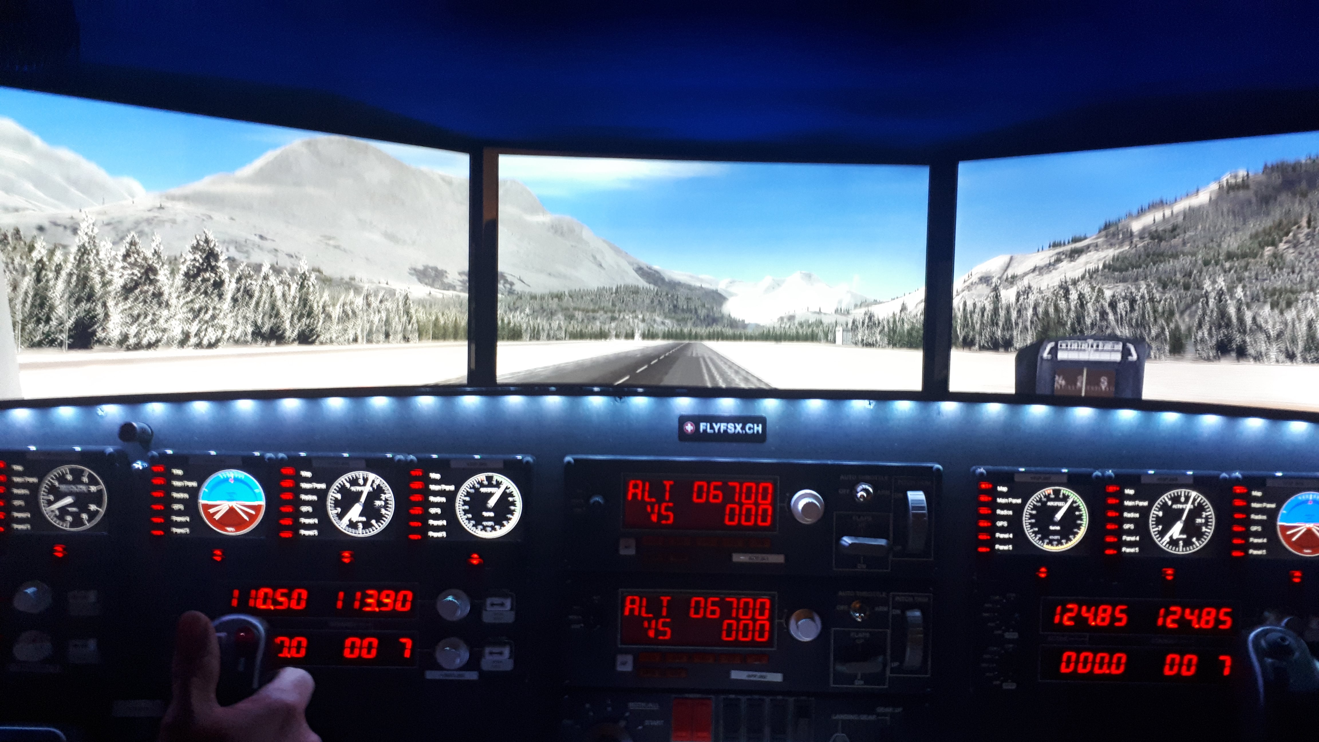 FLYFSX - Flugsimulator - Flight Simulator -  Rüchligweg 55 - 4125 Riehen - Basel - Baden - Aarau - Zürich - Schweiz - Lörrach - Freiburg - Deutschland. 